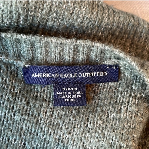 Back Zip Sweater - Picture 6 of 8